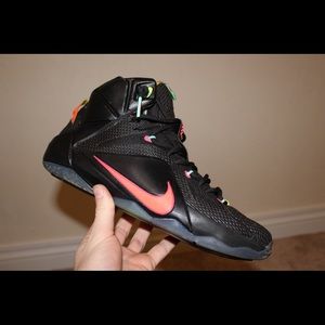Nike Lebron 12 - Data